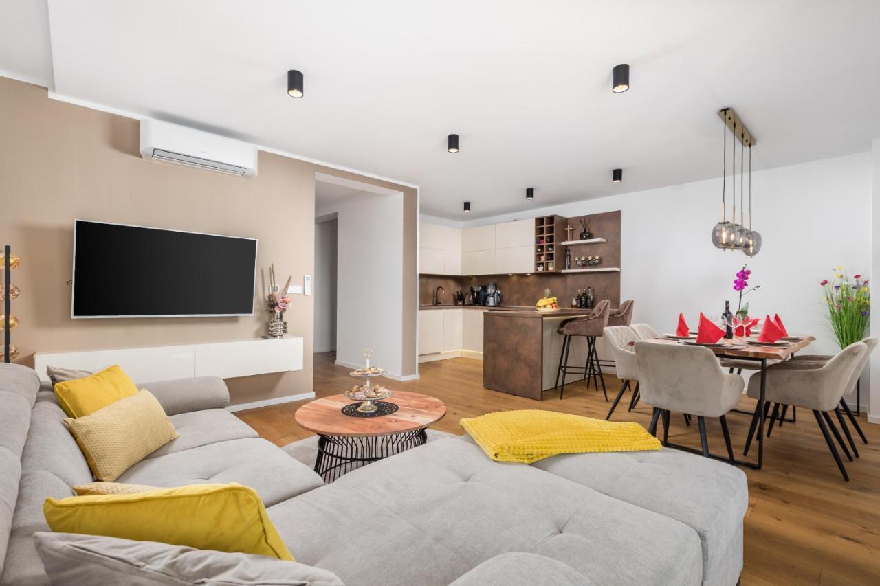 Apartment Top View With Balcony And Private Parking Rijeka Bagian luar foto