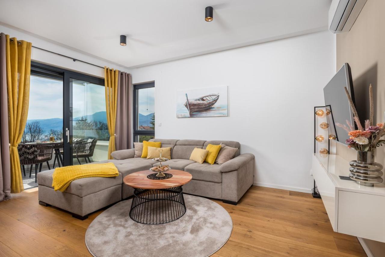 Apartment Top View With Balcony And Private Parking Rijeka Bagian luar foto