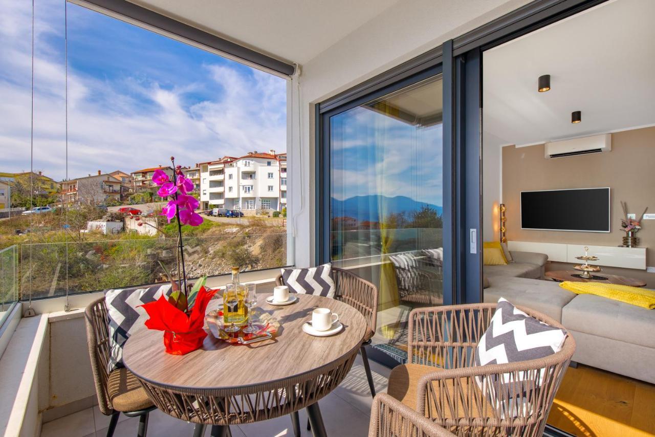 Apartment Top View With Balcony And Private Parking Rijeka Bagian luar foto