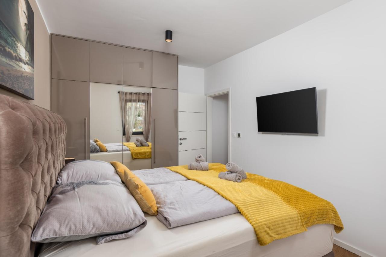 Apartment Top View With Balcony And Private Parking Rijeka Bagian luar foto